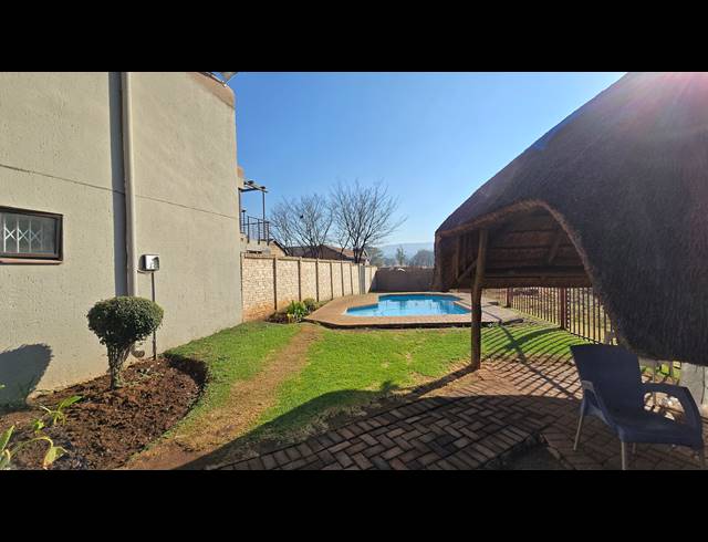 2 BEDROOM SECTIONAL TITLE FOR SALE IN GLENVISTA